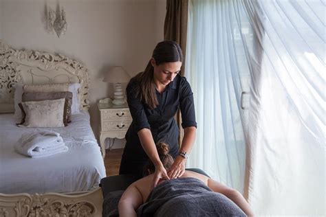 Intimate massage Escort Taperoa